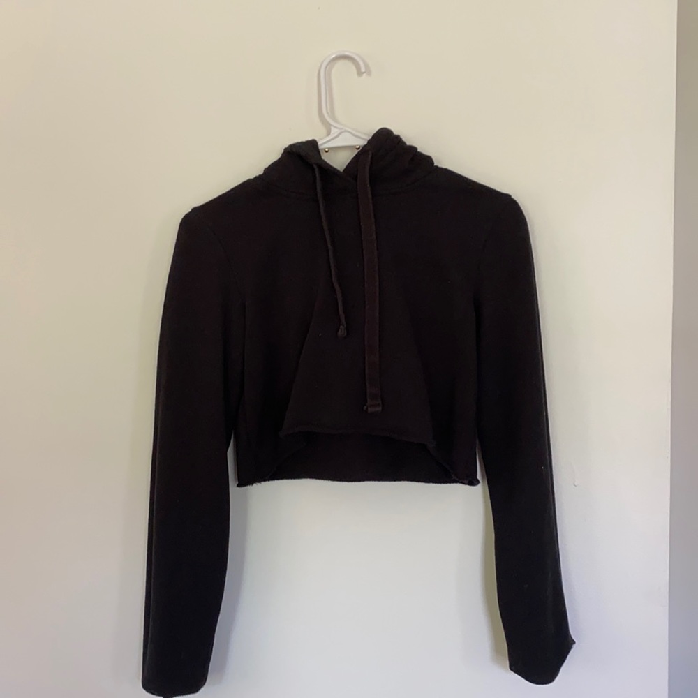 Cropped hoodie in black